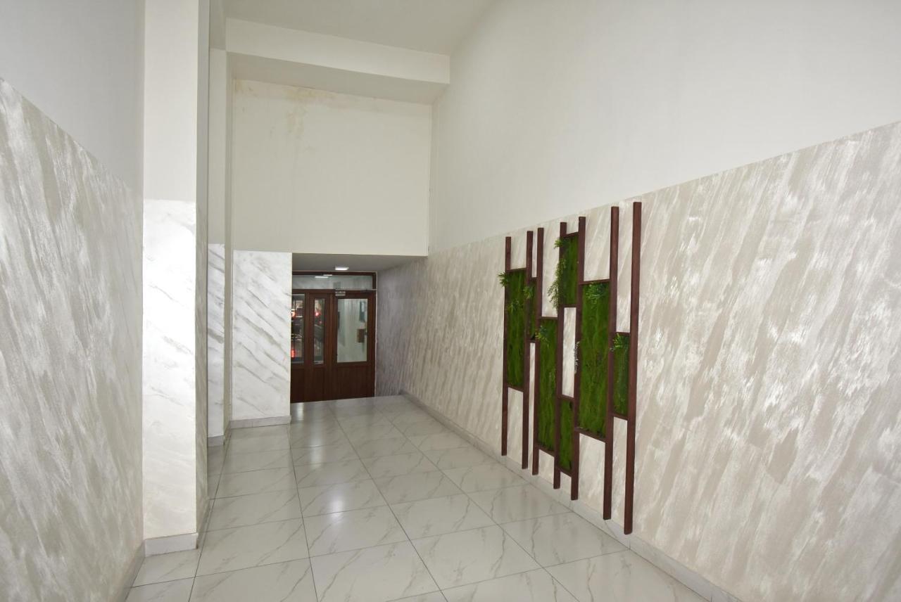 Armenak Apartment 5-Комнатная 耶烈万 外观 照片