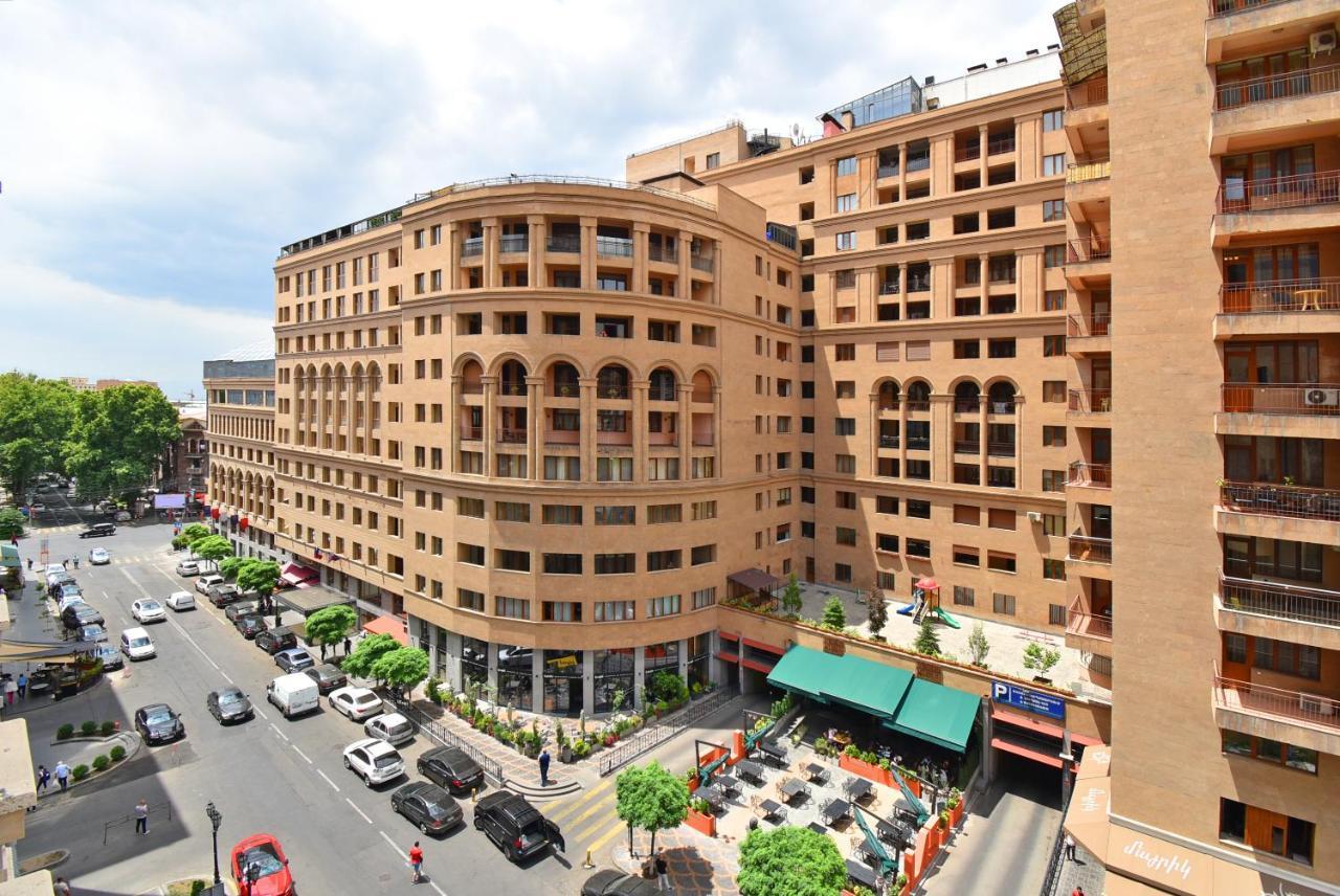 Armenak Apartment 5-Комнатная 耶烈万 外观 照片
