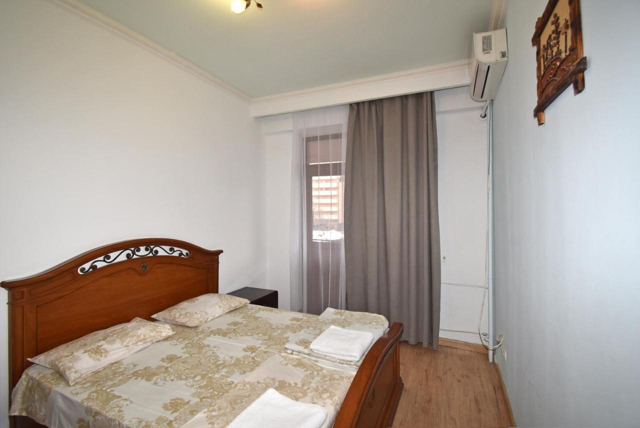 Armenak Apartment 5-Комнатная 耶烈万 外观 照片