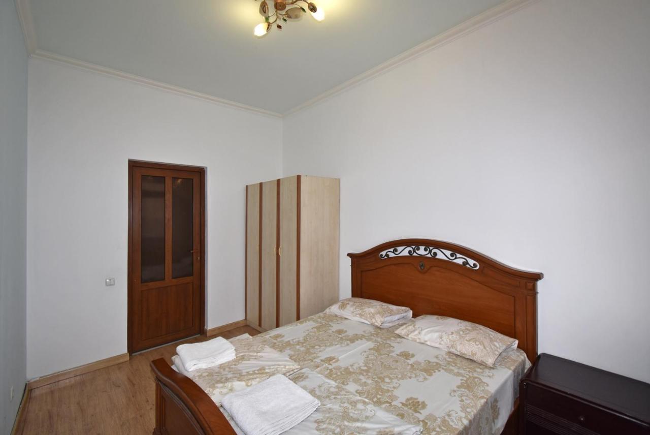 Armenak Apartment 5-Комнатная 耶烈万 外观 照片