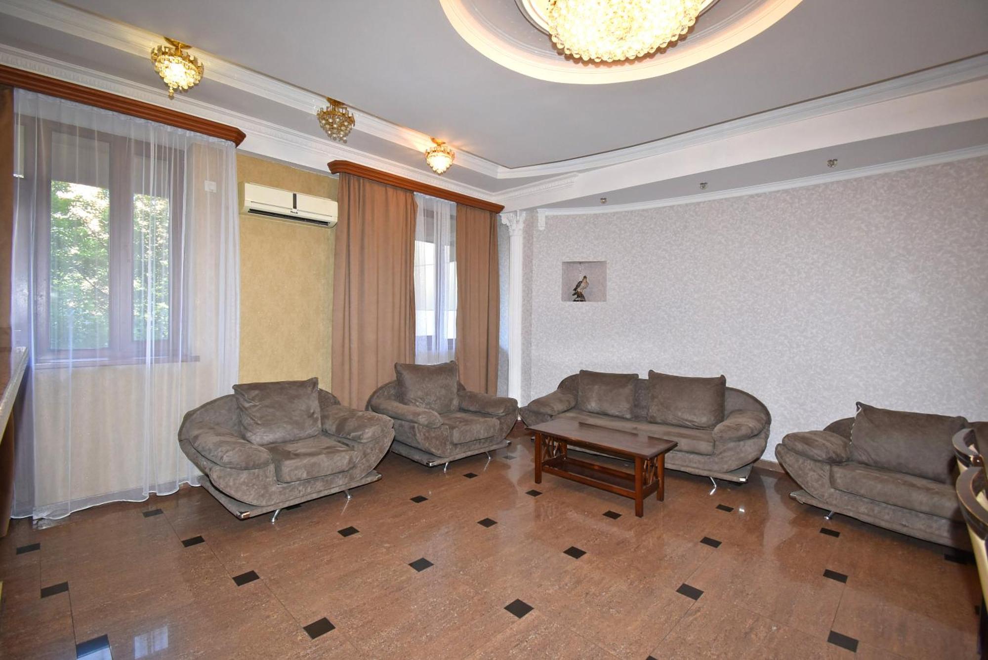 Armenak Apartment 5-Комнатная 耶烈万 外观 照片