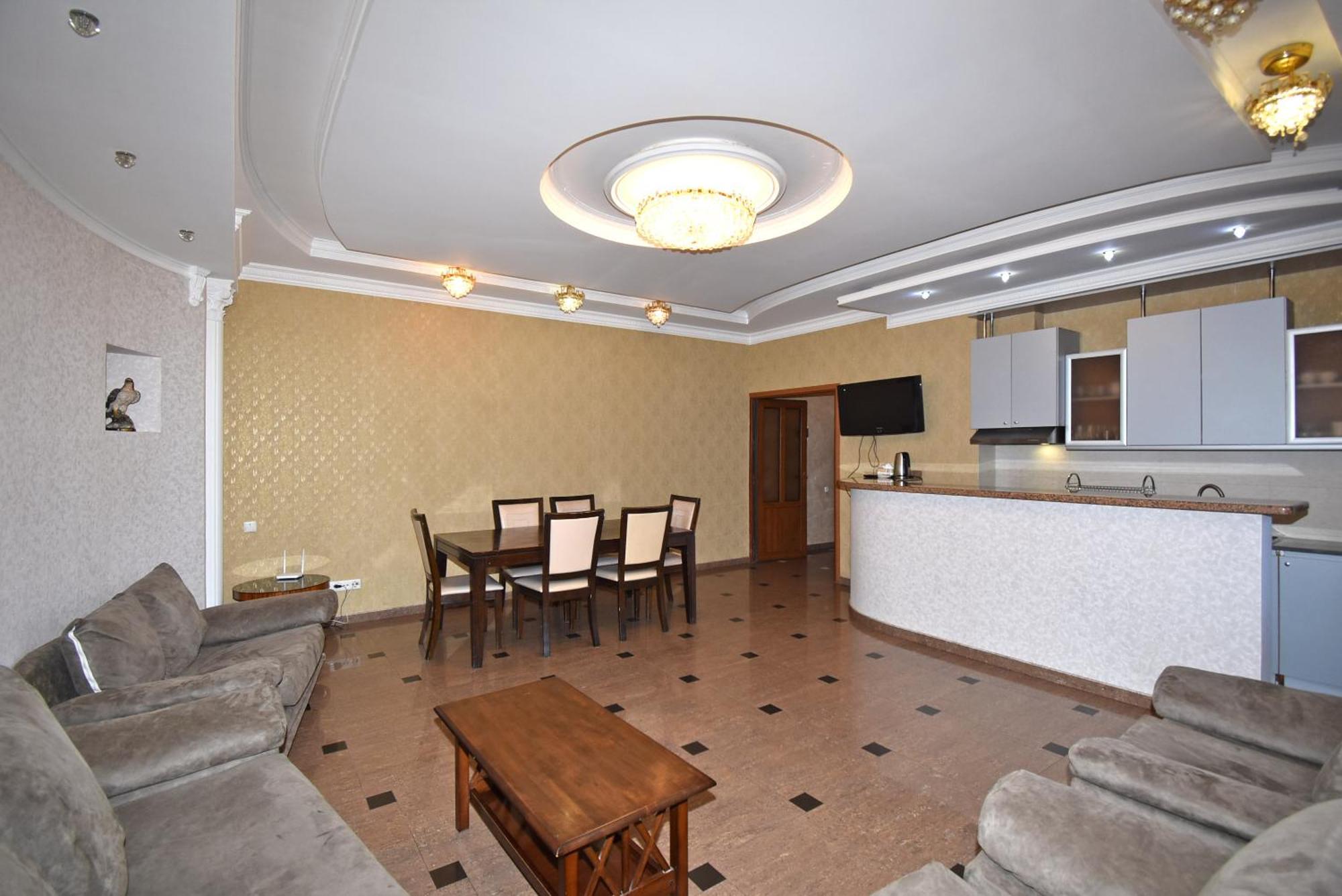 Armenak Apartment 5-Комнатная 耶烈万 外观 照片